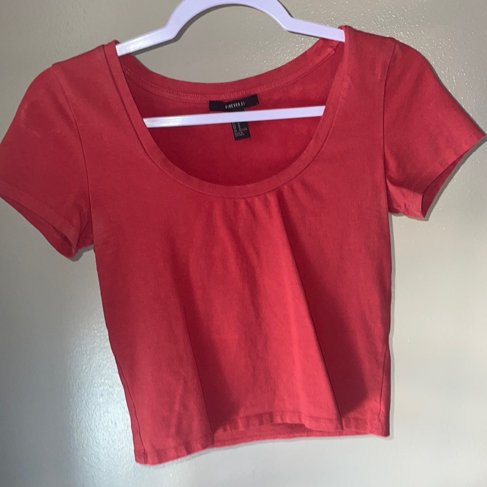 red orange crop tee